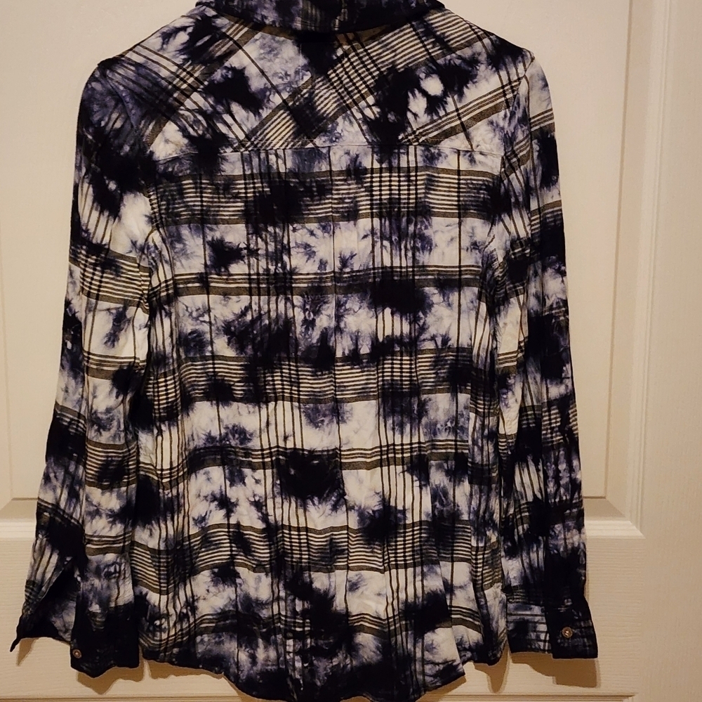 C & C California Womens Size M Blue, Black White Tie Plaid Button Front Shirt - Picture 2 of 6